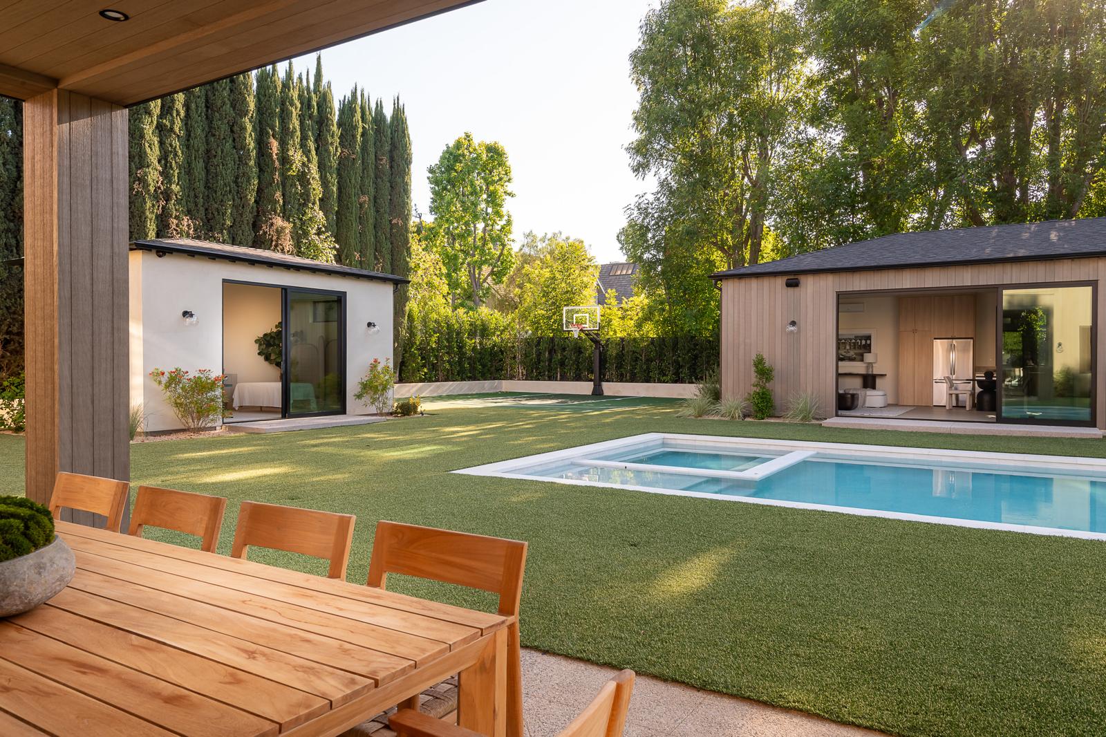 synthetic grass turf Tarzana backyard
