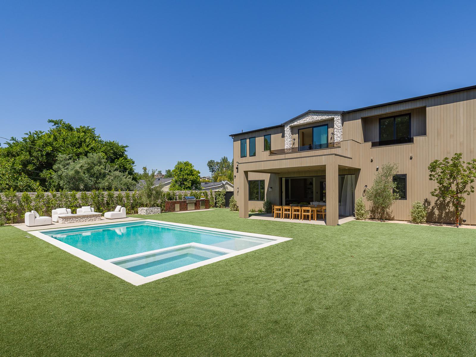 artificial turf installation Encino CA backyard lawn