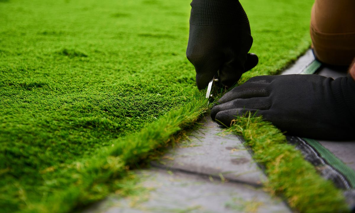 Can Artificial Grass Drain Water Properly? Drainage Explained